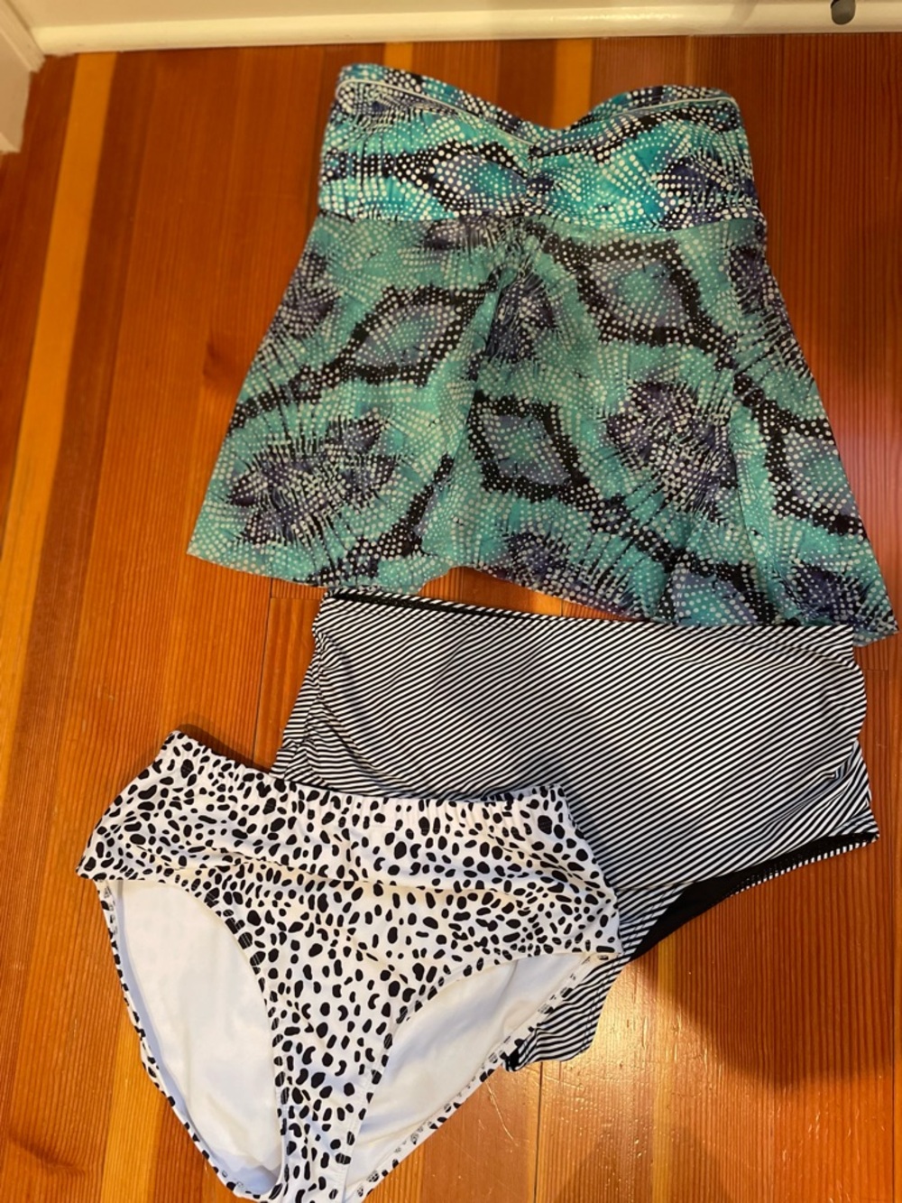 5 individual Swimsuit bottoms and tops. Black & White Geometric Swimsuit